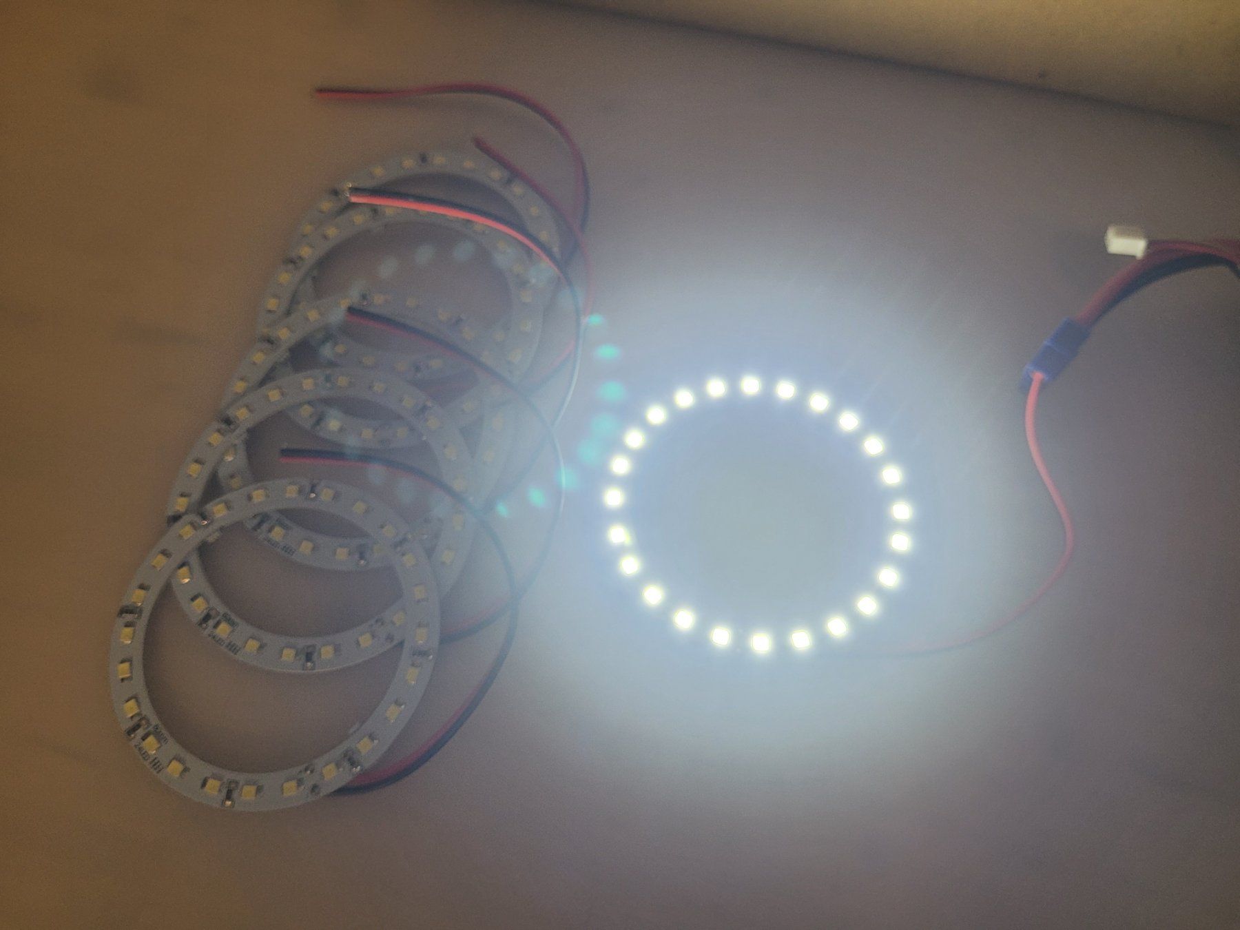 Lampade: LED Ring 80mm 12 Volt – Nuovo (secondo la descrizione) da Niederlenz venduto da Chreco
