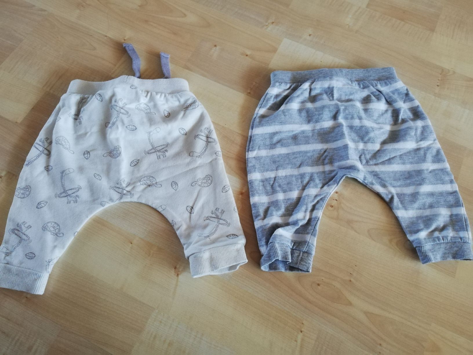 Hosen: Baby Höschen 62/68 – Gebraucht aus Thun von man_fg9v 1