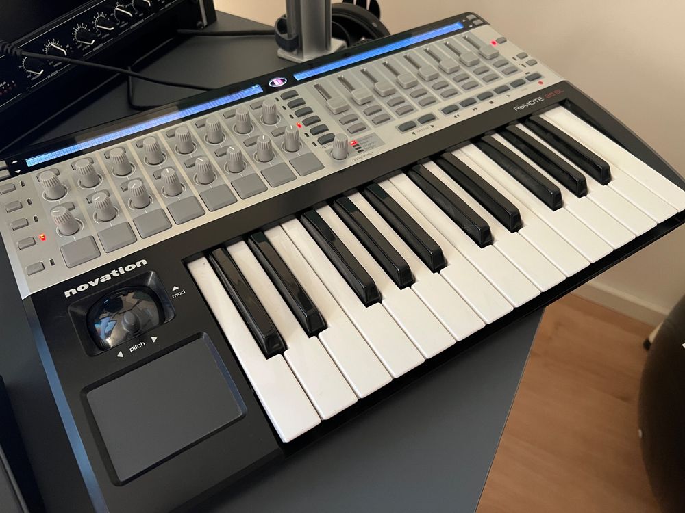 Midi Keyboard Controller Novation ReMote 25SL Kaufen auf Ricardo
