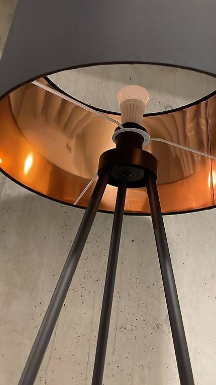 Lampen: Lampada da terra nera, come nuova – Gebraucht aus Lugano von tittidea 3