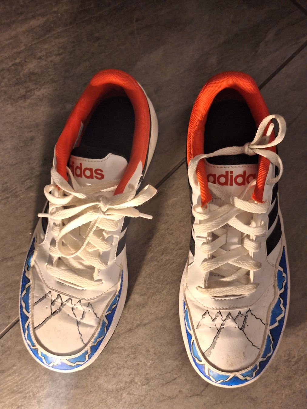 Adidas Scarpe per ragazzi: basket Adidas customisé garçon, taille 38 – Usato da Bursins venduto da Cdje 4