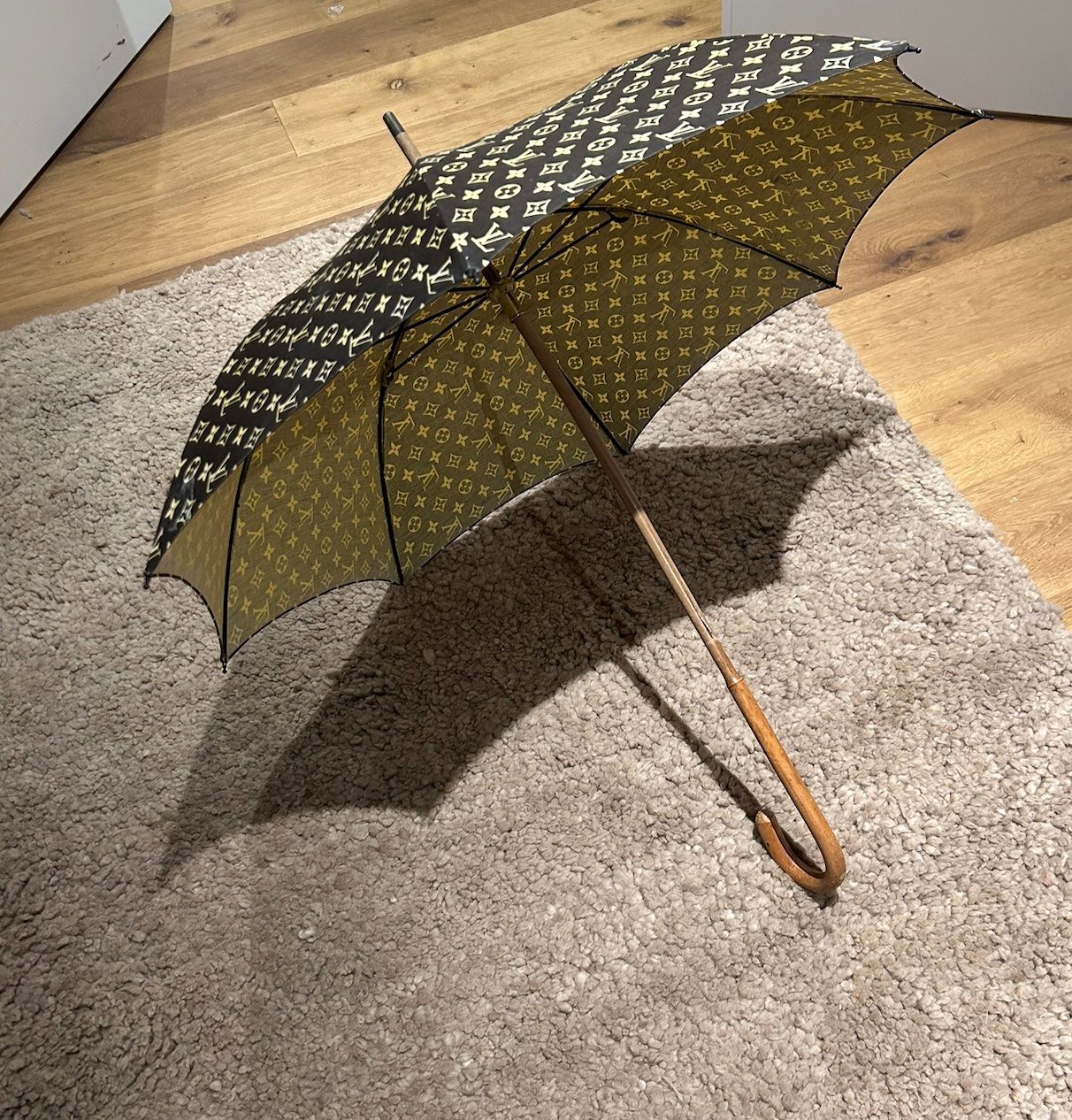 Ombrelloni: Vintage Louis Vuitton parasol – Usato da Zollikon venduto da kmg1