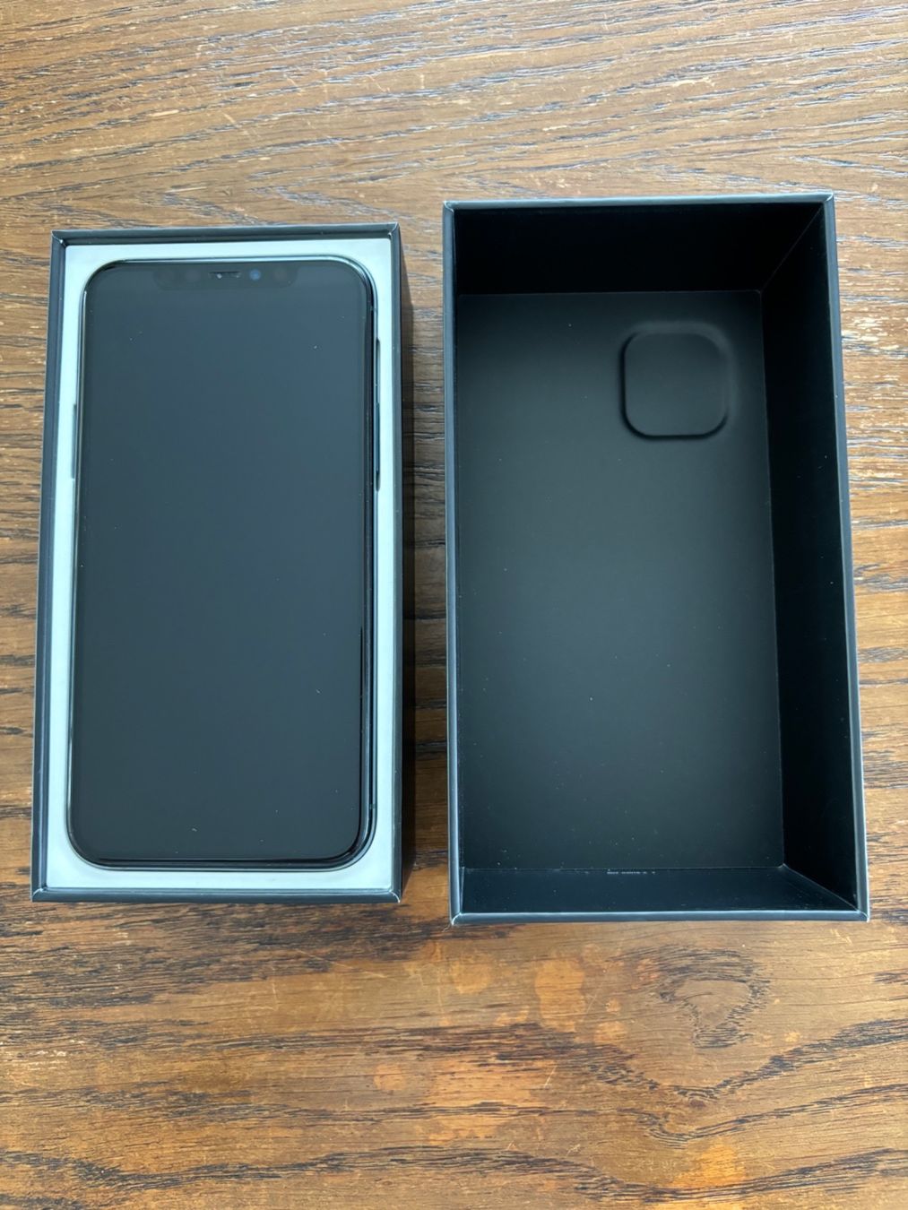Apple Handys / Smartphones: iPhone 11 Pro, Midnight Green, 64GB – Gebraucht aus Kriens von  2