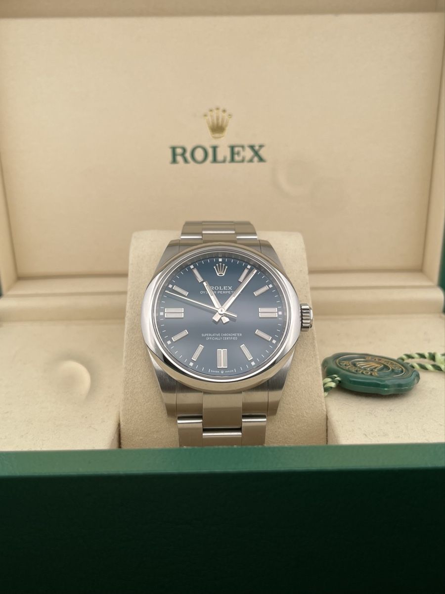 Rolex Orologi: Rolex Oyster Perpetual 41mm - 124300 – Nuovo (secondo la descrizione) da Wettingen venduto da eleganceshop