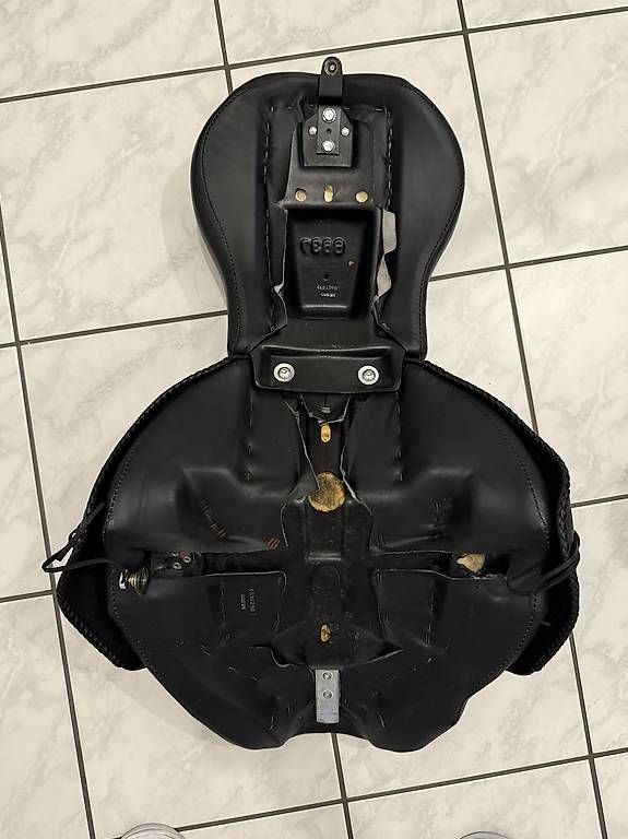 Ersatzteile: Sattel - Windschutzscheibe - Gepäckträger Fat Boy 1450  – Gebraucht aus Paradiso von man_xb2c