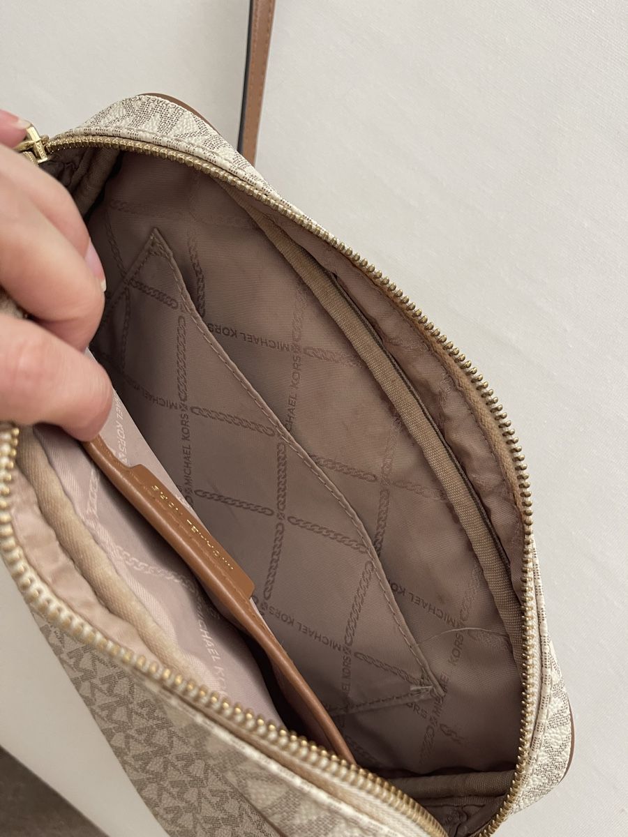 Michael Kors Sacs femmes: Michael Kors Tasche – D'occasion à Trimbach par sheshe27 3