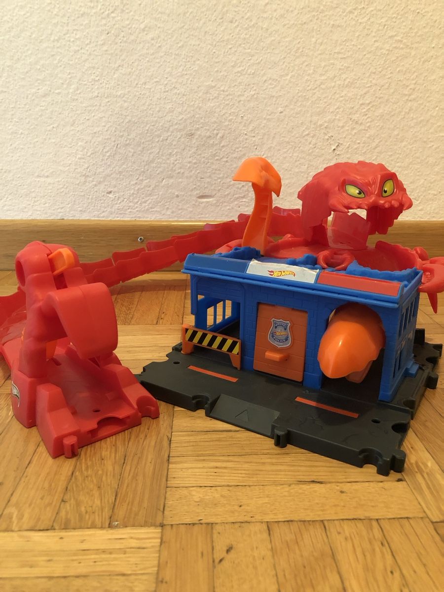 Hot Wheels Spielzeuge: Hot Wherls City Monster Revenge – Gebraucht aus Rombach von kelebek12