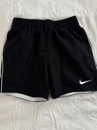 Nike Shorts, Schwarz, Gr. L (12-13 Jahre) - Top Zustand!