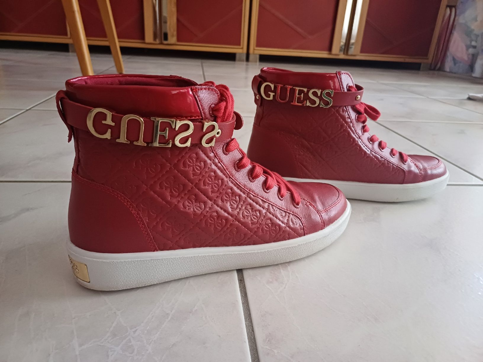 Scarpe da donna: Schuhe Gr.41 GUESS – Usato da Unterägeri venduto da huc_2gsq 4