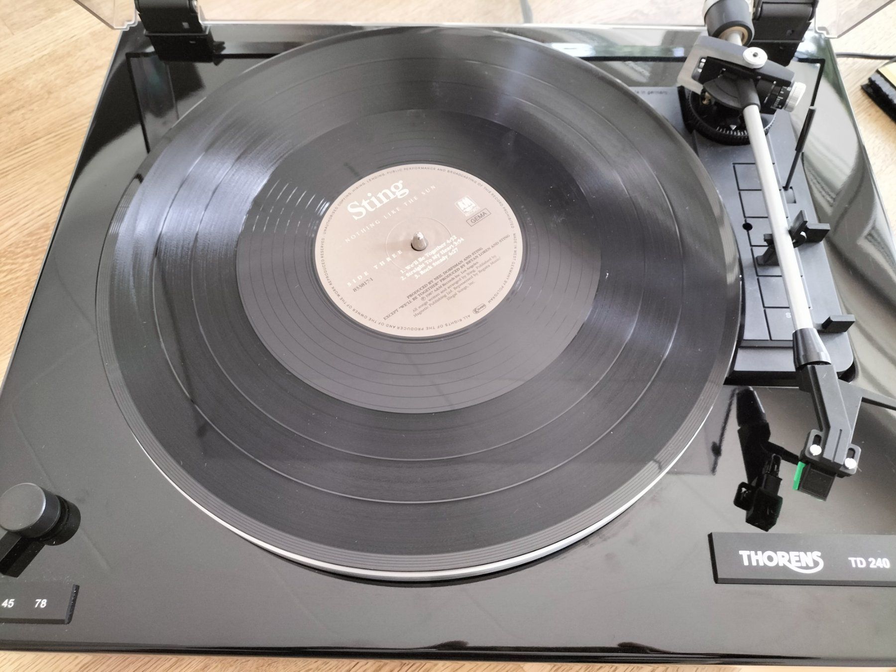 Thorens Giradischi: Thorens TD 240 Plattenspieler – Usato da Luzern venduto da ces_xt2k 8