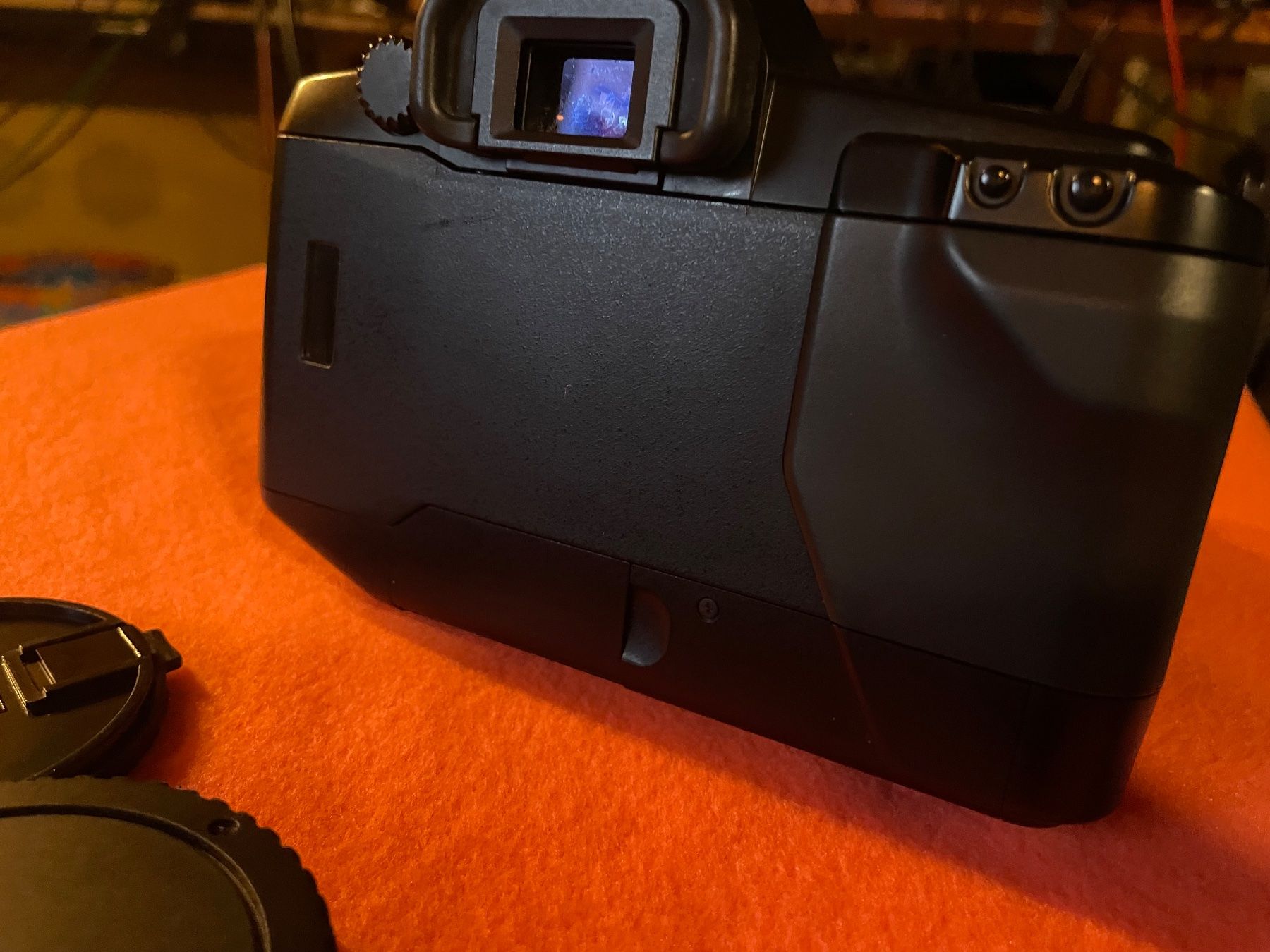 Canon Fotocamera: Canon EOS 640 analog Kamera mit Objektiv EF 80-200mm – Usato da Embrach venduto da xenovolcano 1