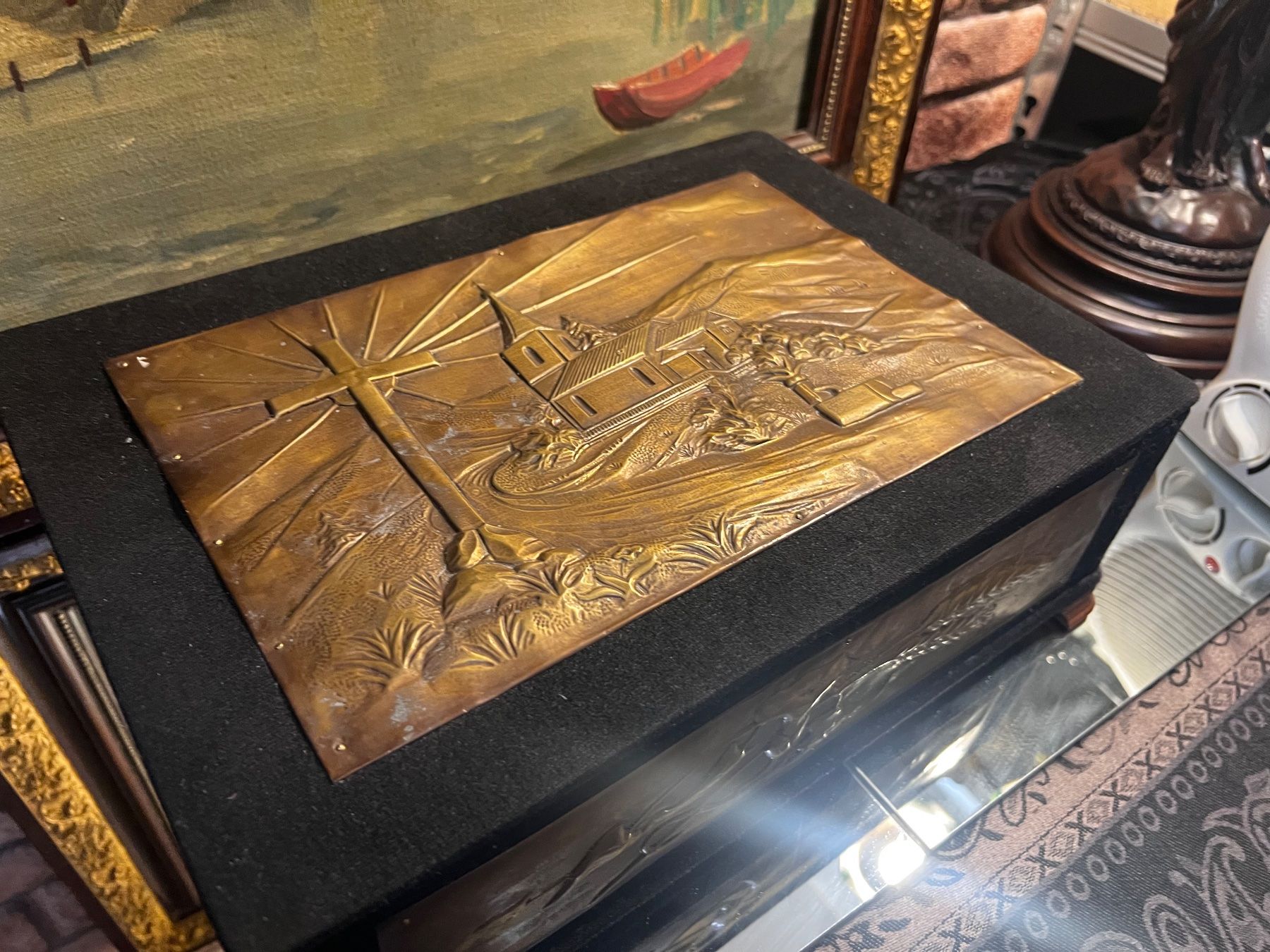 Portagioie: Antike Schmuckschatulle mit Messingrelief – Usato da Oberengstringen venduto da Djs 2