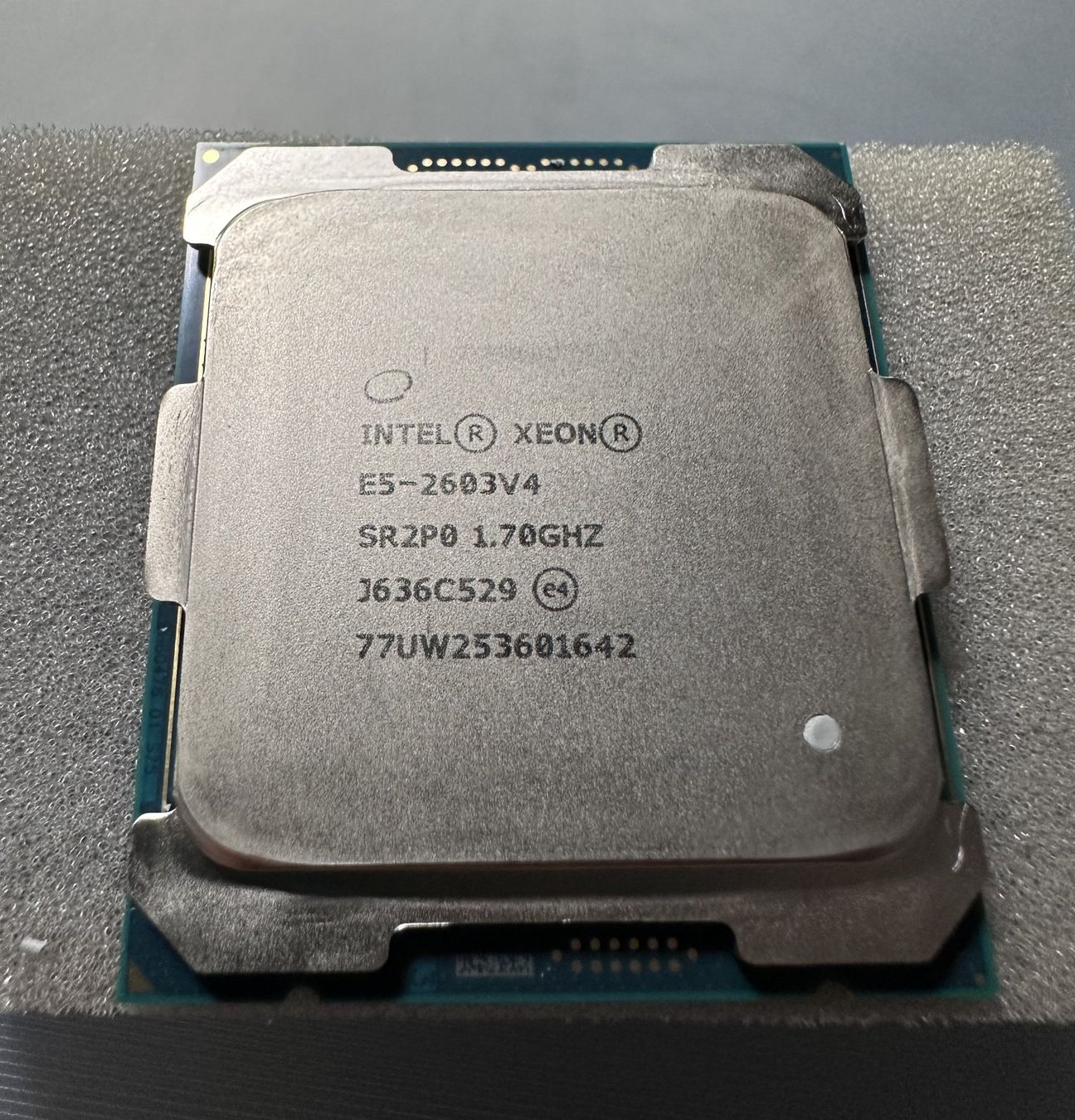 Intel Server: Intel Xeon E5-2603V4 1.7ghz 6-Core processor – Gebraucht aus Winterthur von DragosR