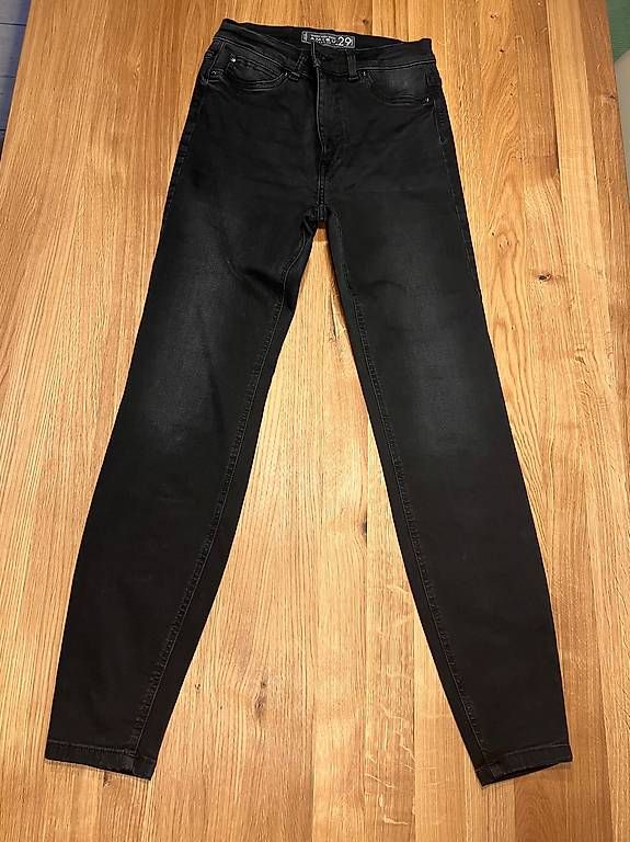 Jeans: Frauen Jeans – D'occasion à Berikon par Alice_z