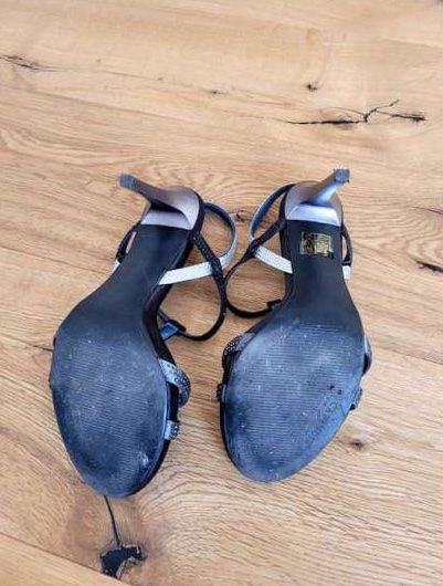Chaussures femmes: Sandalo nero e argento – Neuf (Voir description) à Baar par fla_v78d 2