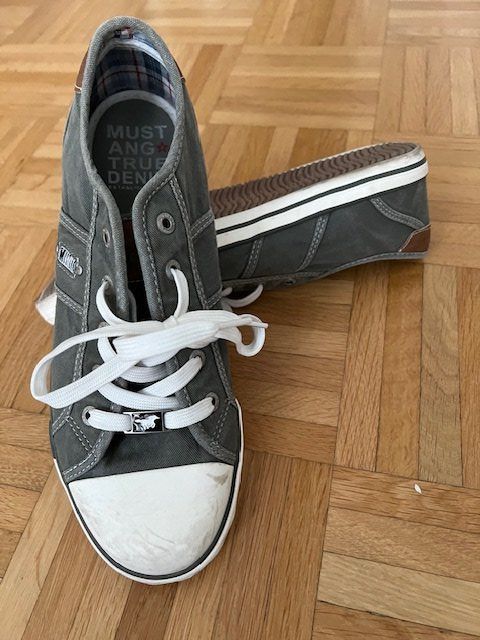 Mustang Scarpe da uomo: Sneaker "MUSTANG" Gr. 40, antrazit – Nuovo (secondo la descrizione) da Walenstadt venduto da ricamul 4