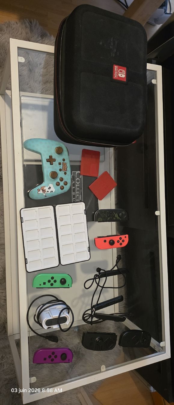 Nintendo Spiele: Étui Nintendo Switch + lot accessoires divers – Gebraucht aus Avully von ber_5ryd