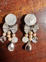 Boucles d'oreilles Dior argenté et nacre