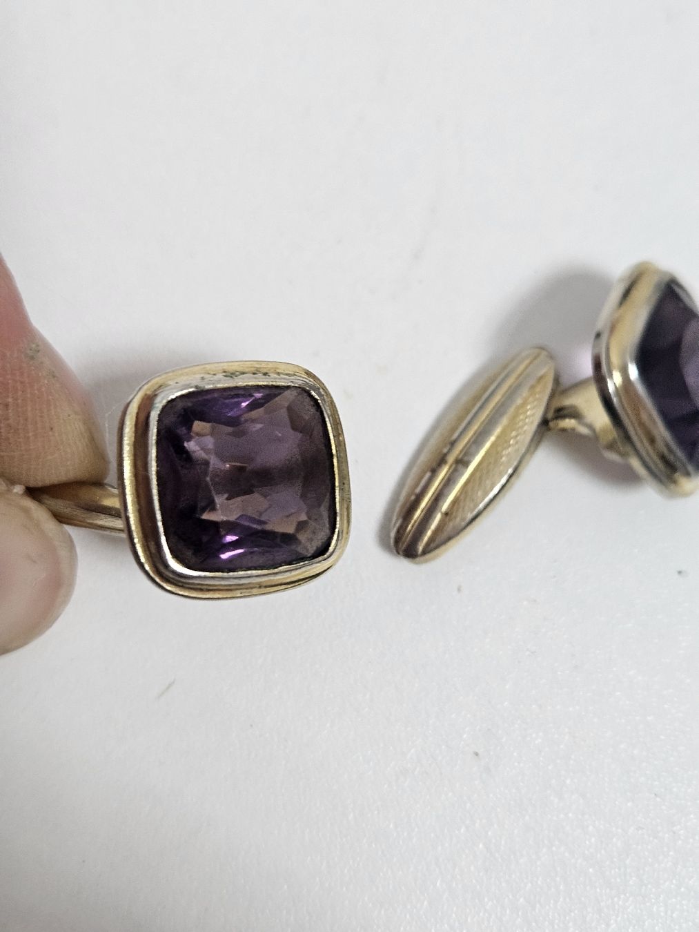 Gemelli: Manschettenknöpfe mit violettem Glasstein  – Usato da Schlieren venduto da Bestleo 5