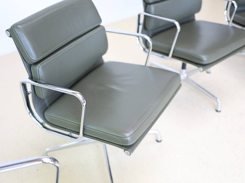 Eames Sedie: Vitra Eames EA 208 Softpad Bürostühle | Olive Leder – Usato da Meinisberg venduto da atelier_TILIJA 2