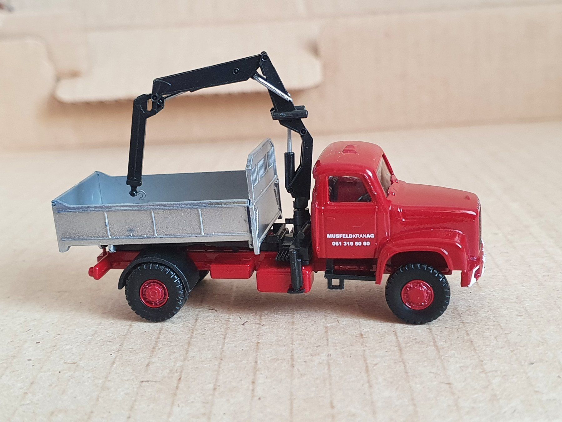 Saurer Modellini d'auto: SAURER.DN 330.4X4.  1:87. CH. – Nuovo e nell'imballaggio originale da Romanel-s-Lausanne venduto da Bidule01 2
