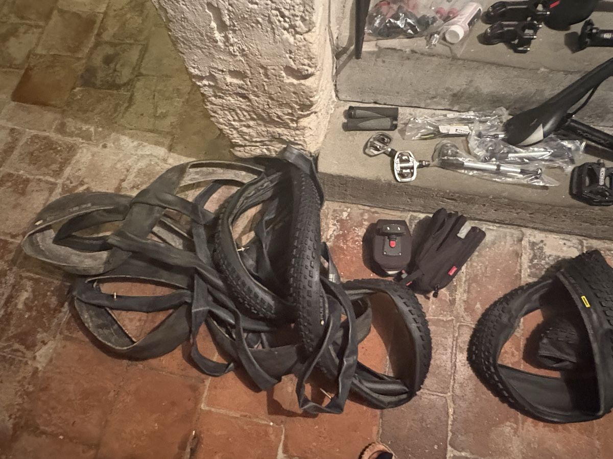 Pezzi di ricambio: Konvolut Biketeile – Usato da Burgdorf venduto da Hobby31 1