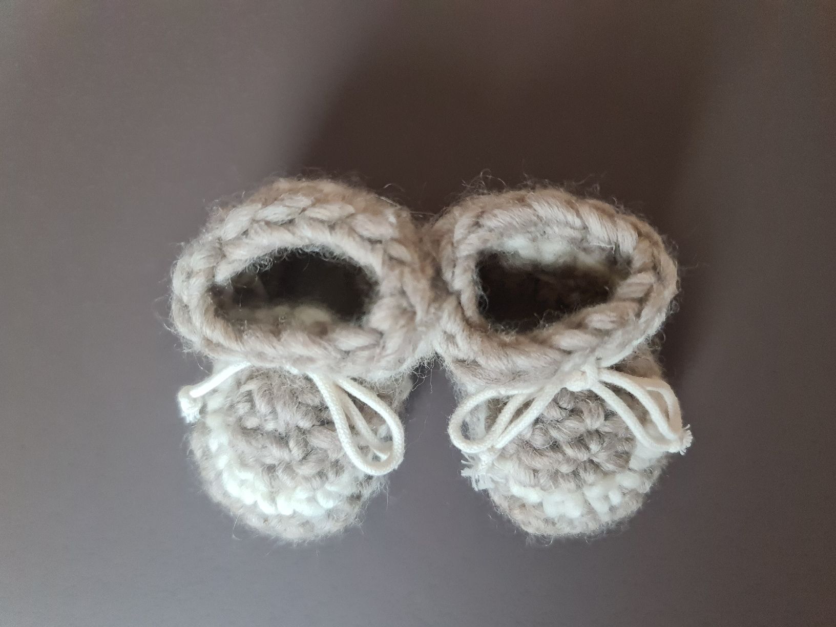Scarpe per ragazzi: Babyschuhe aus Schafwolle und Echtleder – Nuovo (secondo la descrizione) da Uster venduto da Cruleye 1