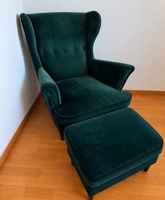 Poltrone: IKEA STRANDMON Ohrensessel mit Hocker – Usato da Rheinfelden venduto da Cimbom1919 1