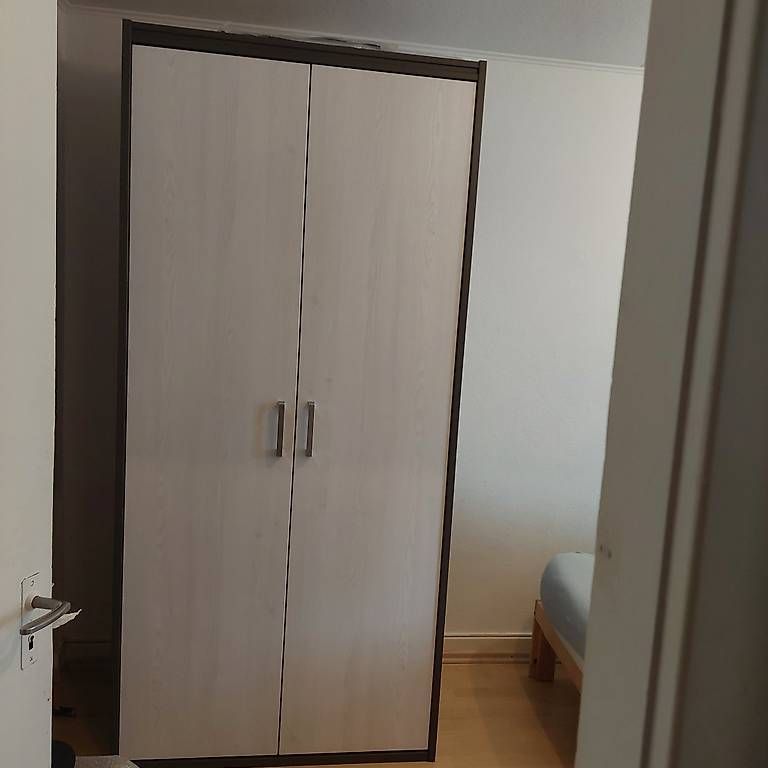 Armadi: Zimmerschrank – Usato da Zürich venduto da mat_zld9