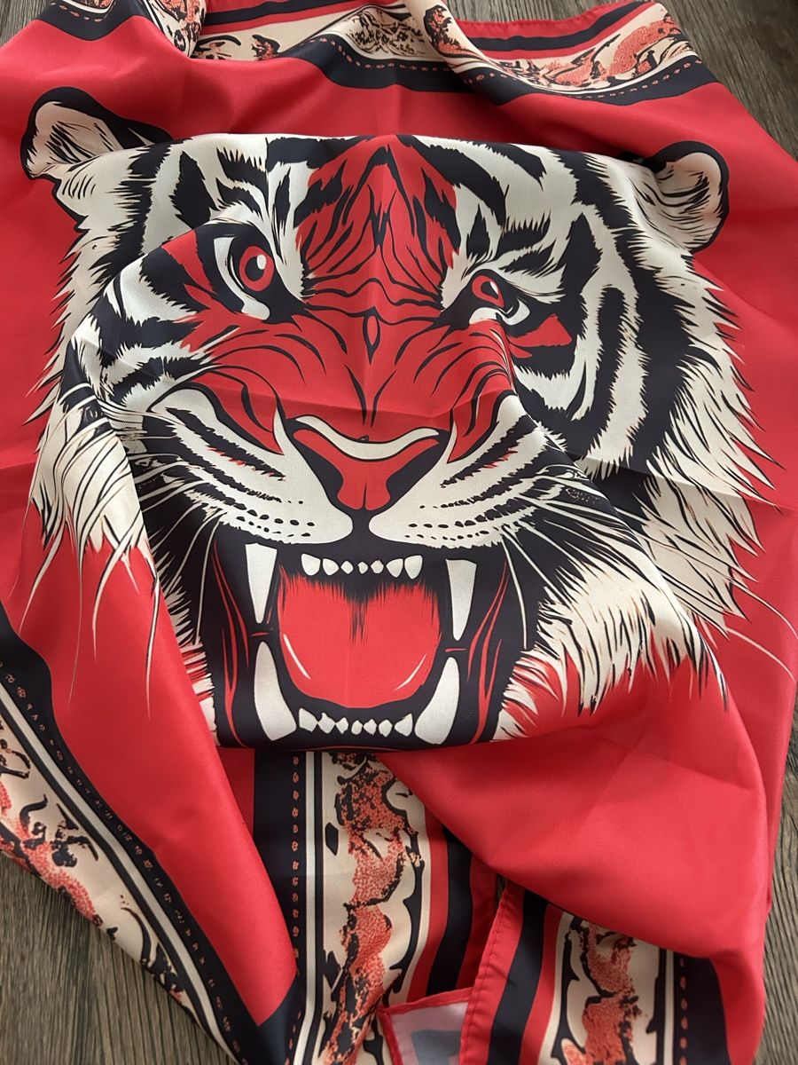 Foulards, Tücher & Schals: Tiger Halstuch – Neu (gemäss Beschreibung) aus Hofstetten SO von Treasurefinds