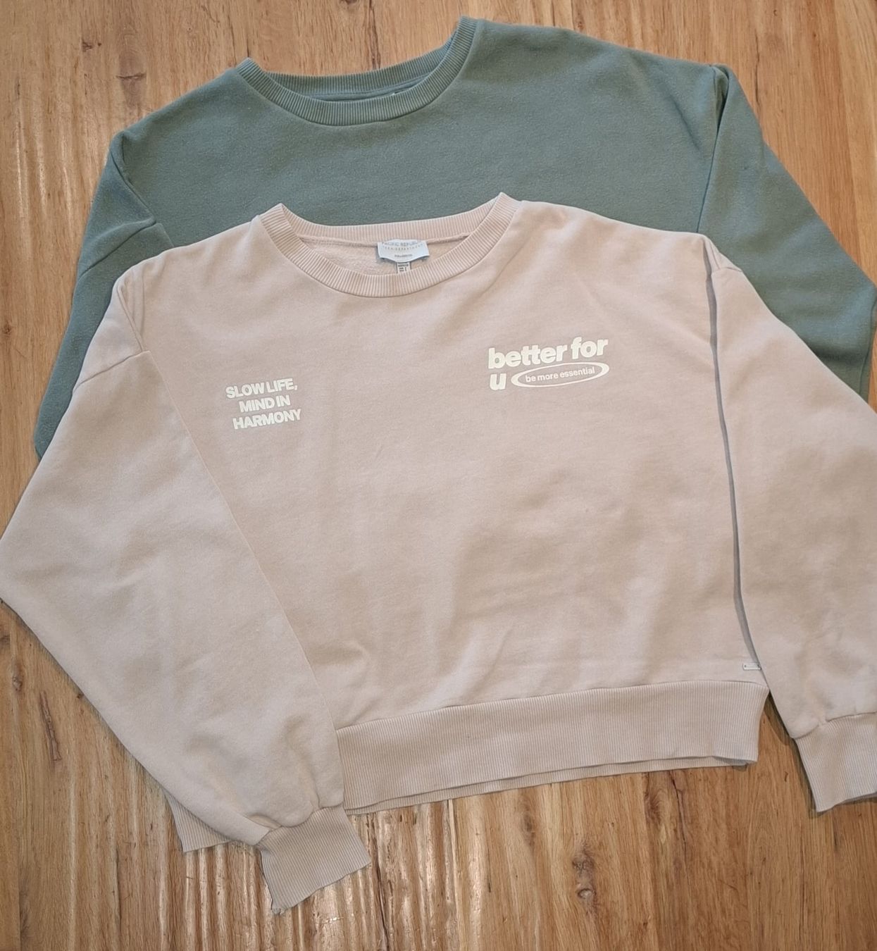 Lotti & Set di vestiti: S & M Grösse, 2er SET Pullover für Mädchen – Usato da Nottwil venduto da echtMOMO