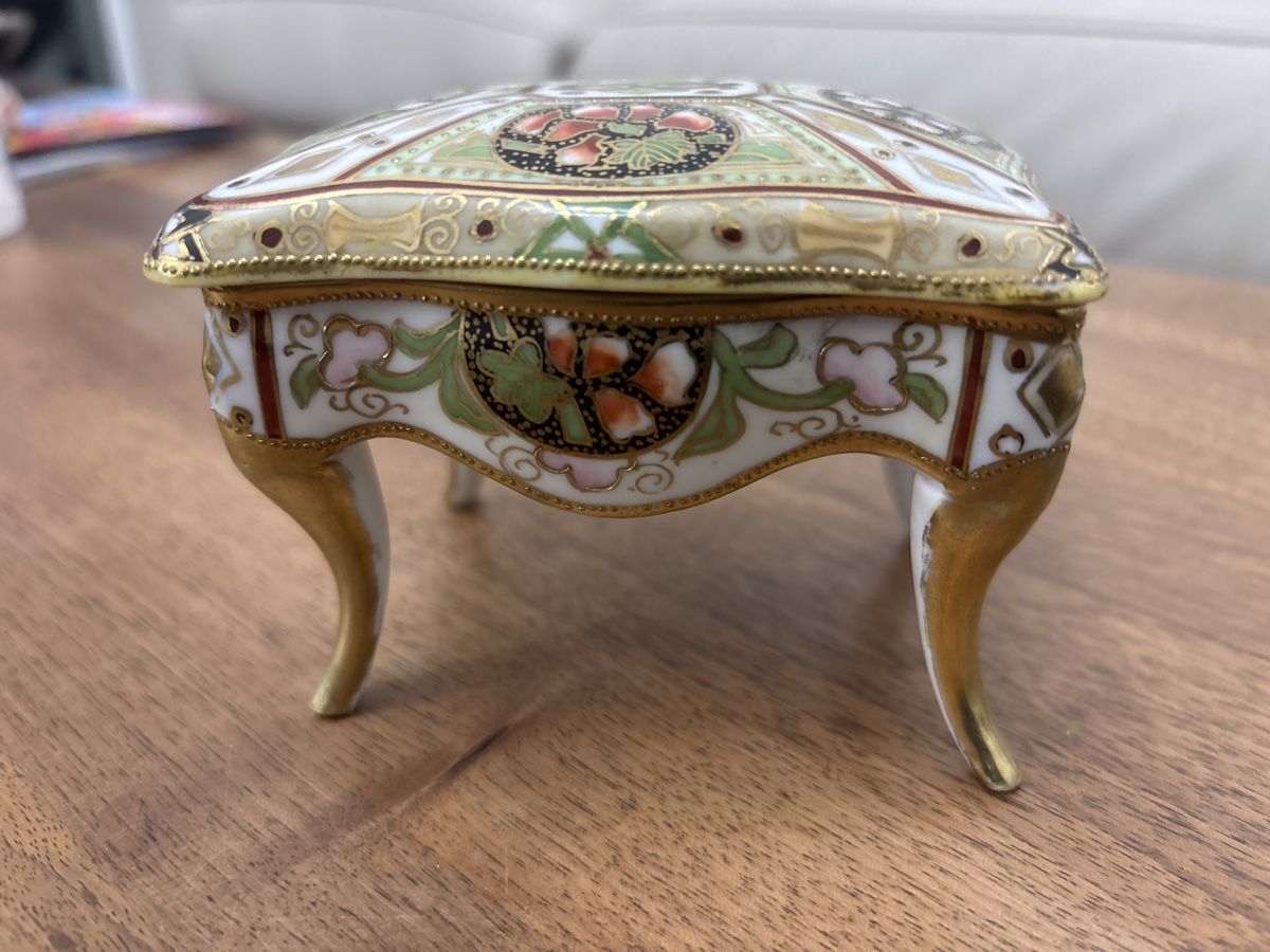 Tavoli da trucco: Wunderschöne antike Noritake Schmuckschatulle, Japan. – Usato da Kriens venduto da mir_v8ww 1