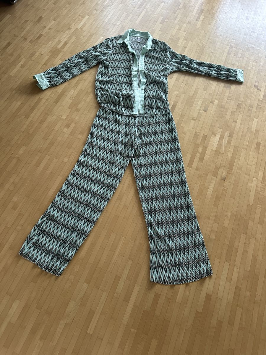 Lotti di vestiti: Kleiderpaket 2 Teilig – Nuovo (secondo la descrizione) da Beromünster venduto da Moritz0112