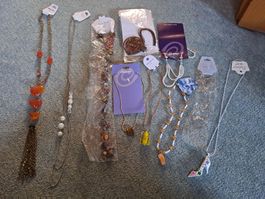 10 Halsketten, Modeschmuck