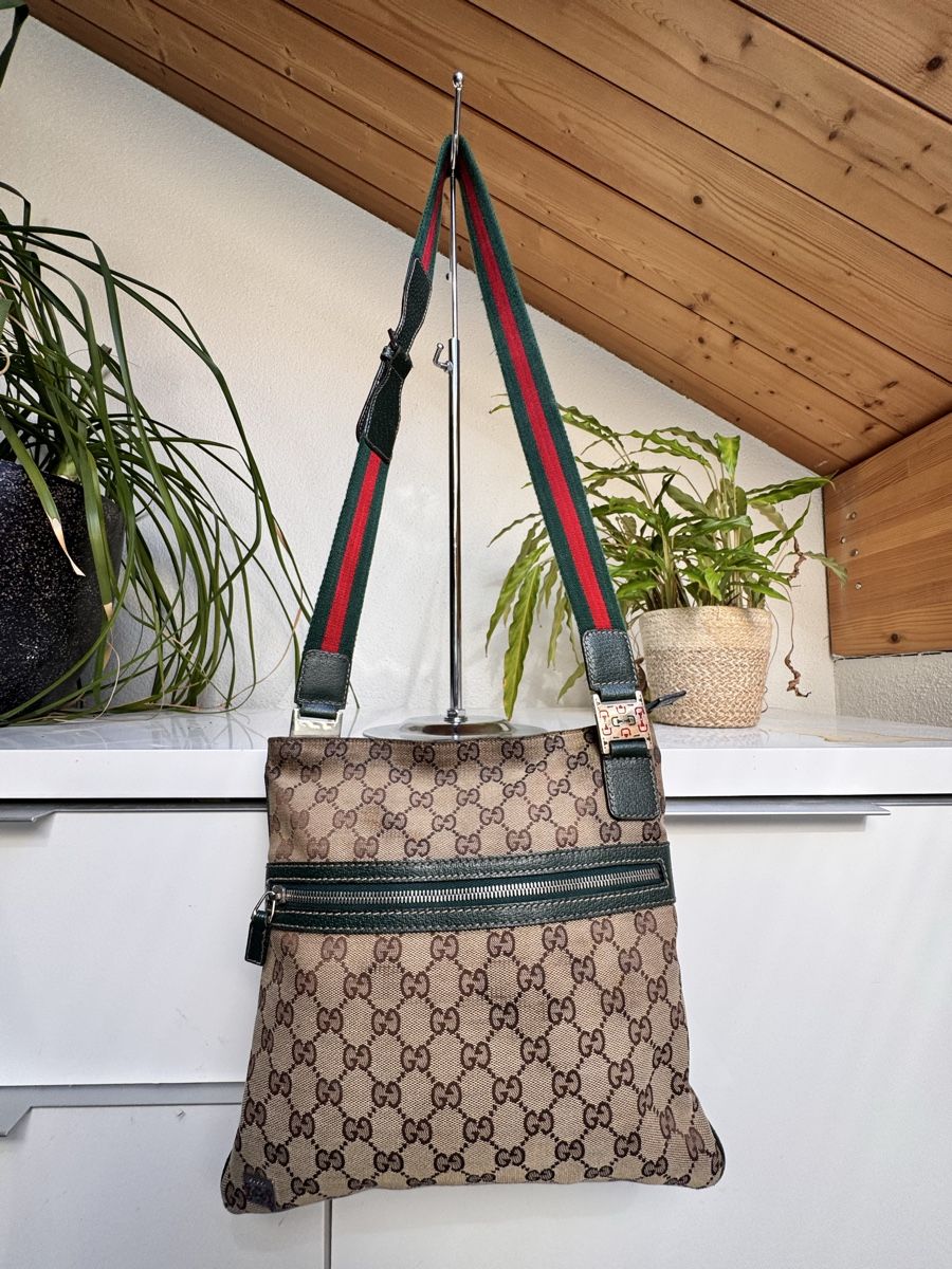 Gucci Sonstige Kleidung & Accessoires: GUCCI Schultertasche – Gebraucht aus Neuenegg von ilovefashion123 1