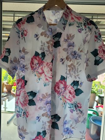Blumiges Sommerhemd Gr. M, Kurzarmhemd, Herrenhemd