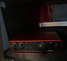 Focusrite Scarlett 2i2 4th Gen  Audio Interface