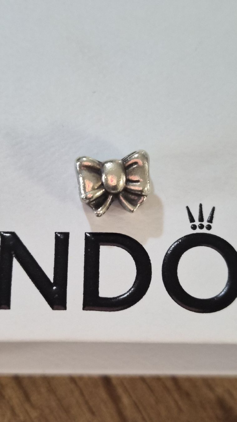 Pandora Altri gioielli: Lot de 9 charms Pandora – Usato da st-maurice venduto da Welfine 1