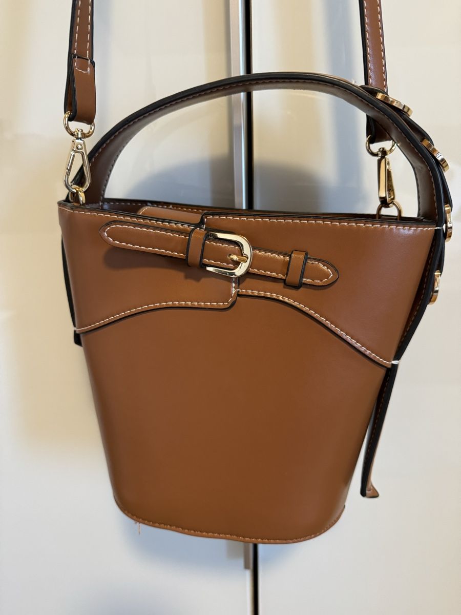 Sacs femmes: ￼ sac – D'occasion à Choëx par nad_x9m5