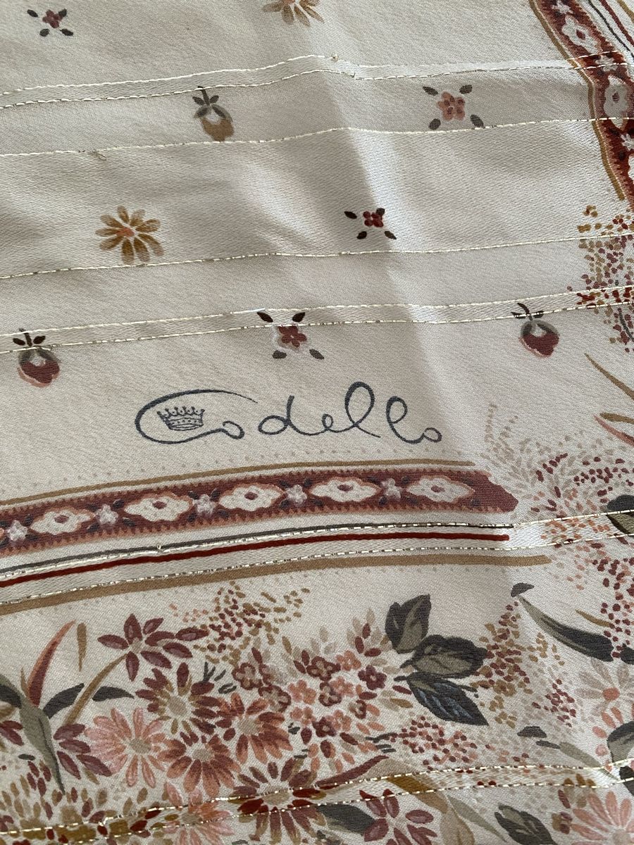 Codello Foulards, Tücher & Schals: Codello Seiden Foulard 🌸 – Gebraucht aus Opfikon von Luis144 2
