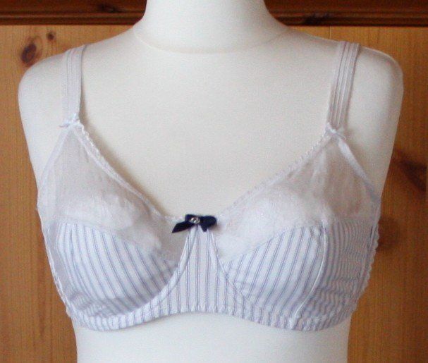 Altra biancheria intima: BH weiss-blau 85DD (18) – Usato da Flüelen venduto da Diversicum-Curvy