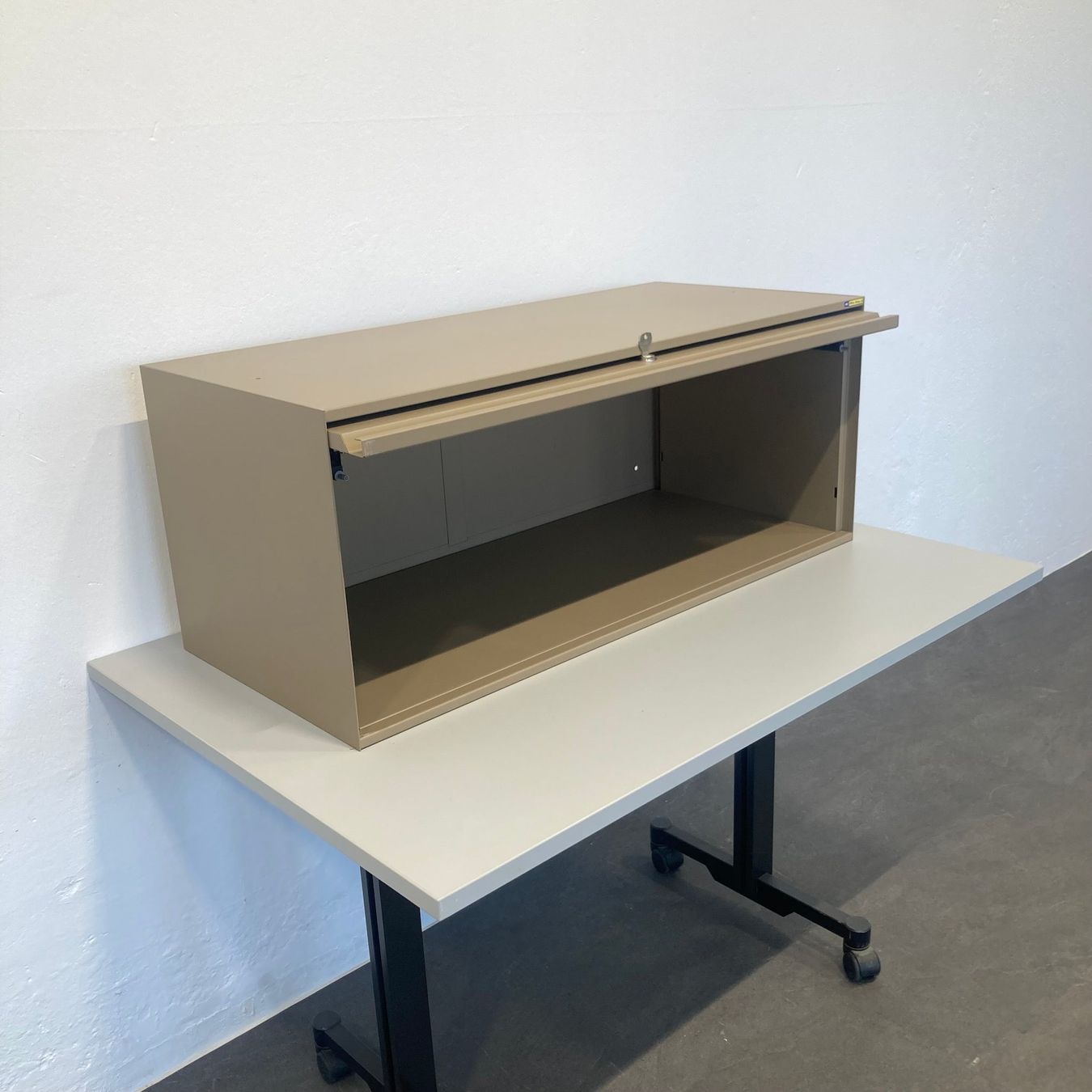 Lista Armadi: Lista Office LO Locker Modul Graubeige mit Schlüssel – Usato da Schönenwerd venduto da mcofficeshop 3