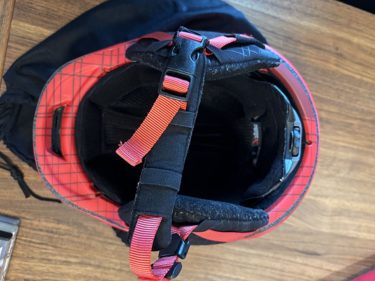 Giro Helme: Skihelm rot – Gebraucht aus Kesswil von Branca-01 1