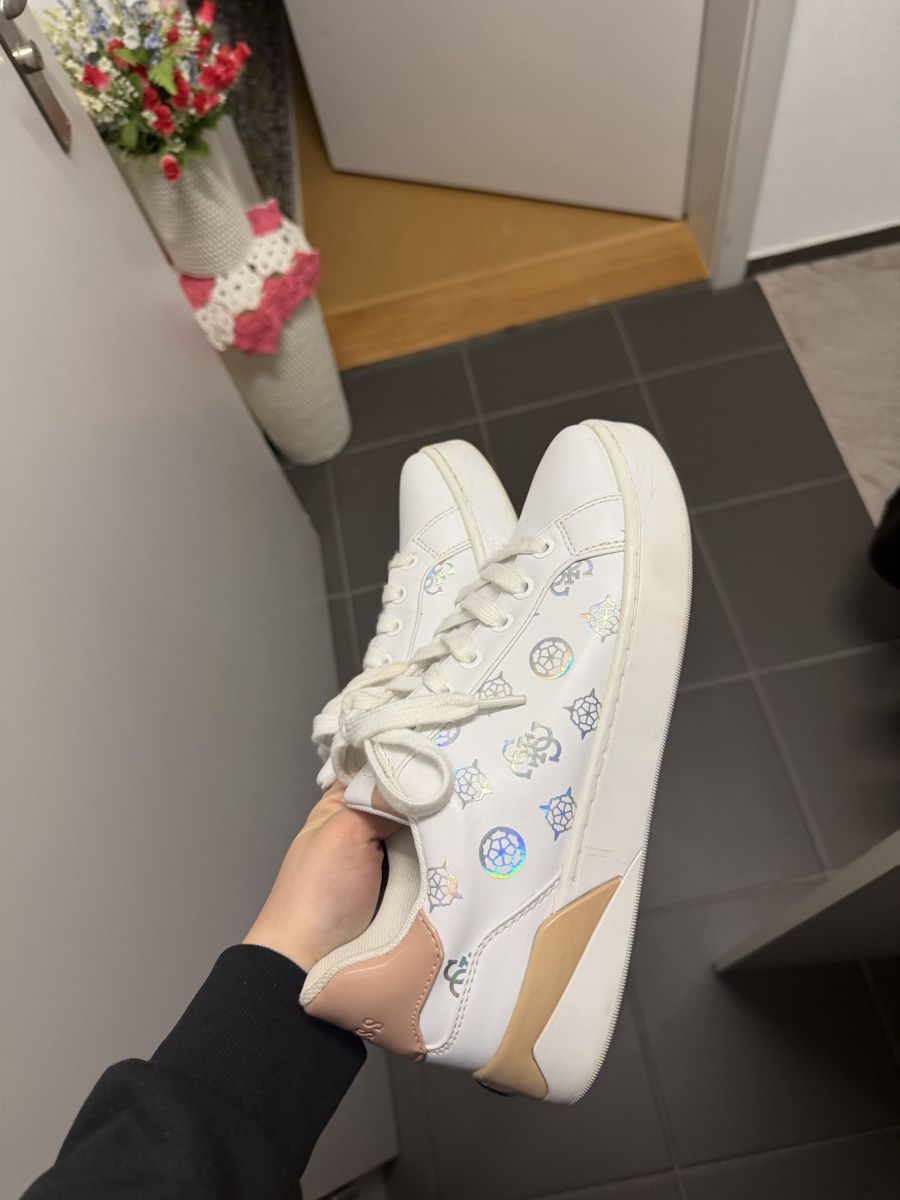 Chaussures femmes: Guess Schuhe Gr. 40 – D'occasion à Zürich par Erdas_07 1