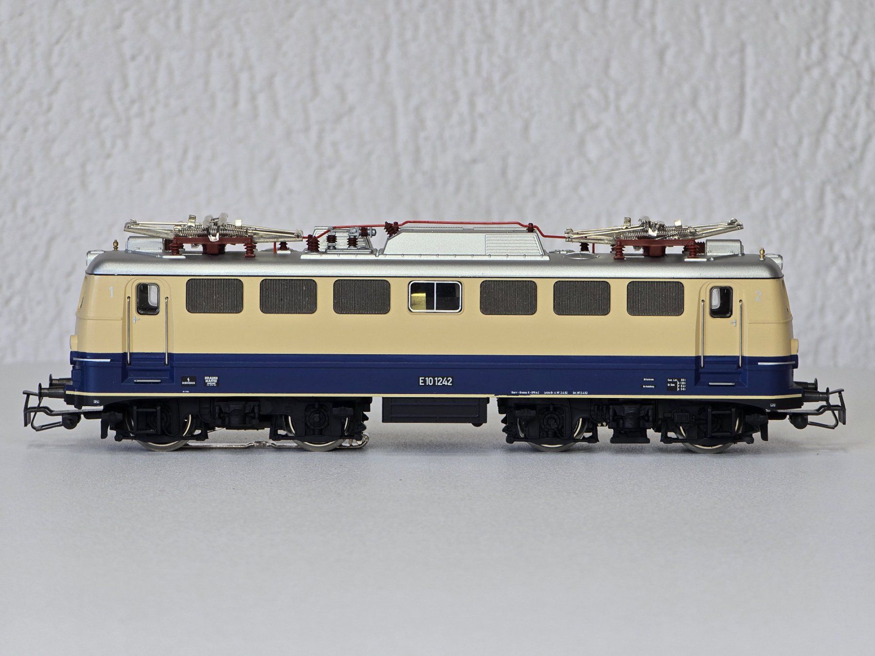 Märklin Modelleisenbahnen: Märklin 30390, DB, E10, BR E 10.1242, MFX Digital, Vitrine – Neu (gemäss Beschreibung) aus Kloten von Nicola2 8