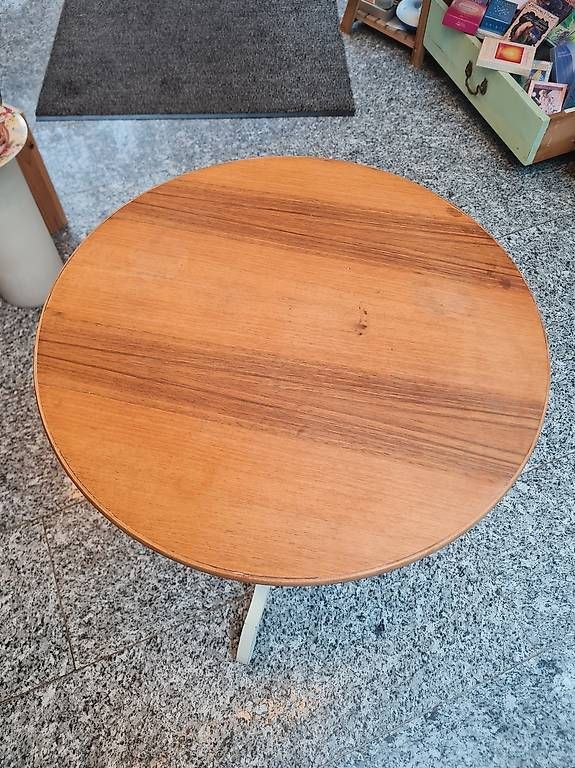 Tavoli: Rundes Tischchen Holz – Usato da Kriens venduto da LotusOase 4