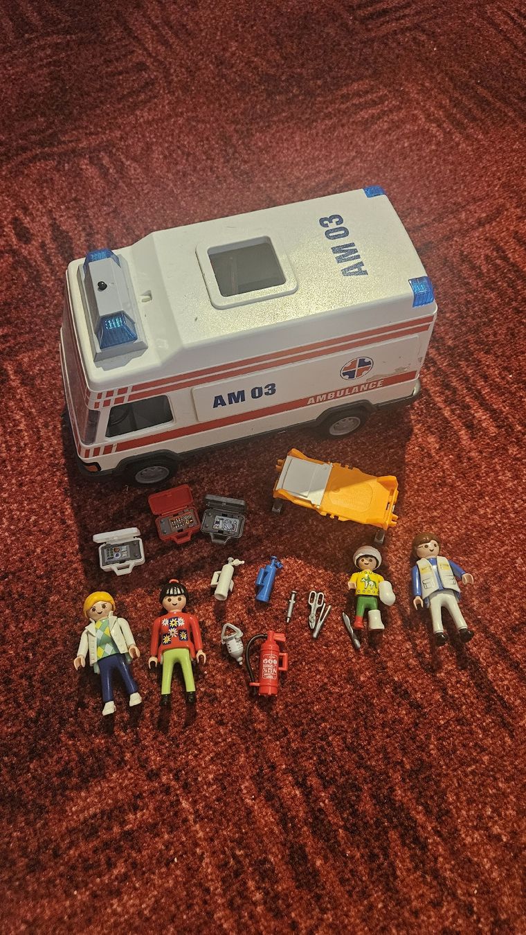 Playmobil Giocattoli: Playmobil Rettungswagen 3925 – Usato da Rudolfstetten venduto da Hoppel17