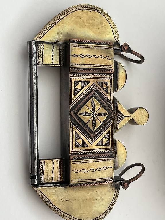Tutte le decorazioni: Cadenas touareg traditionnel  – Usato da Genève venduto da mad_8yyp