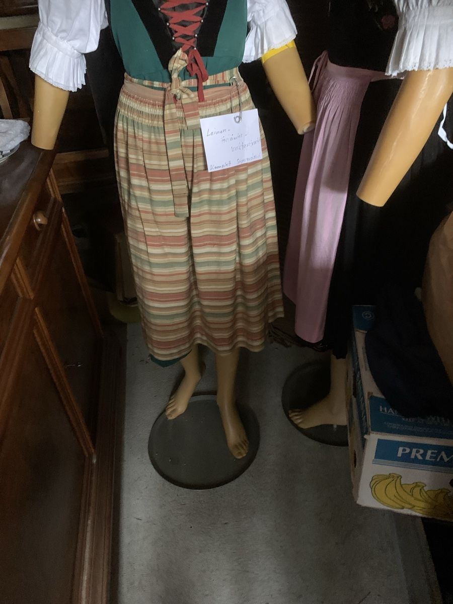 Costumi: Wunderschöne Trachten,Gr.36, Originale,Sonntag/Arbeit, – Usato da Siglistorf venduto da Allerhand0 9