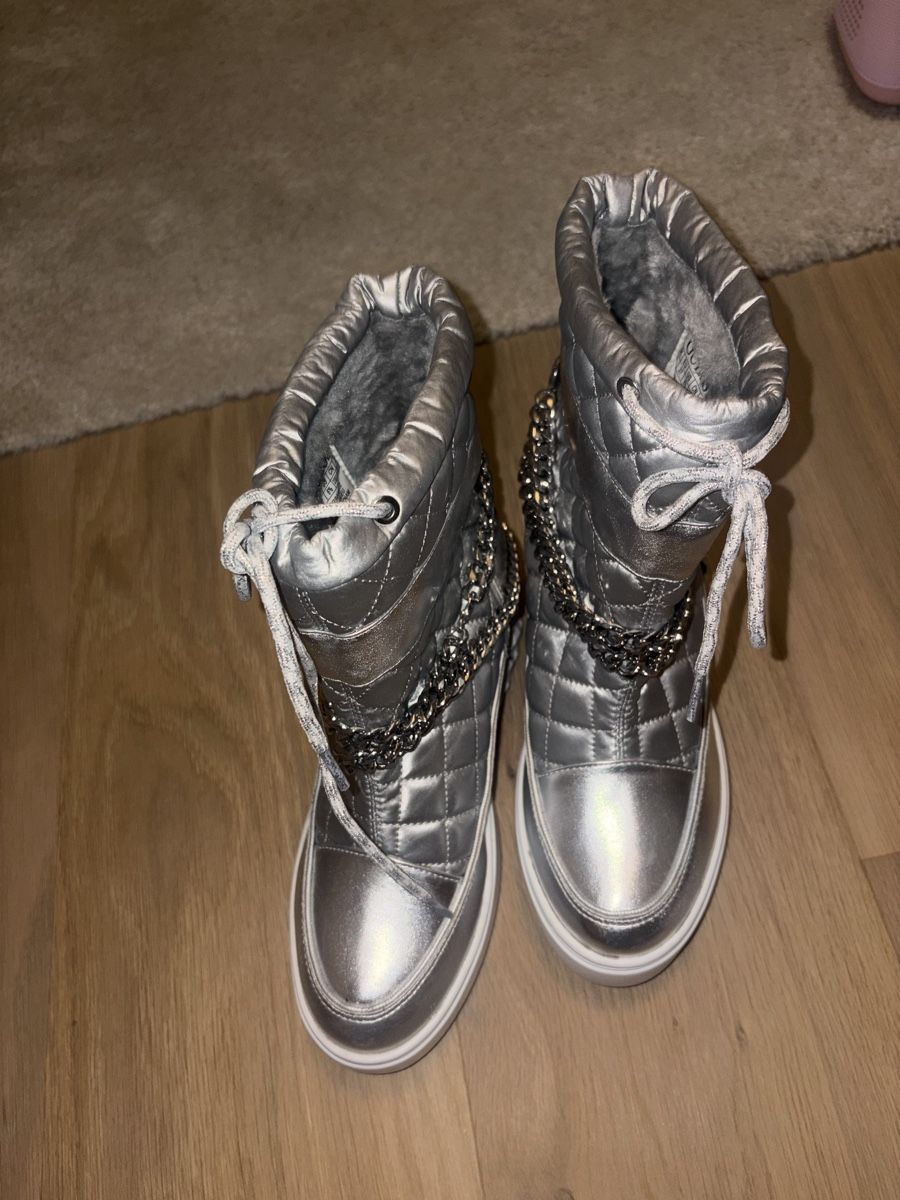Guess Damenschuhe: Guess boots – Neu (gemäss Beschreibung) aus Winkel von mai-mai